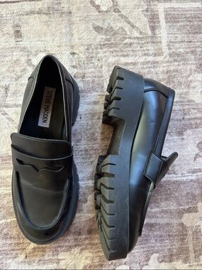 Steve Madden Leather Chunky Lug Sole Black Women’s Loafers Size 6.5
